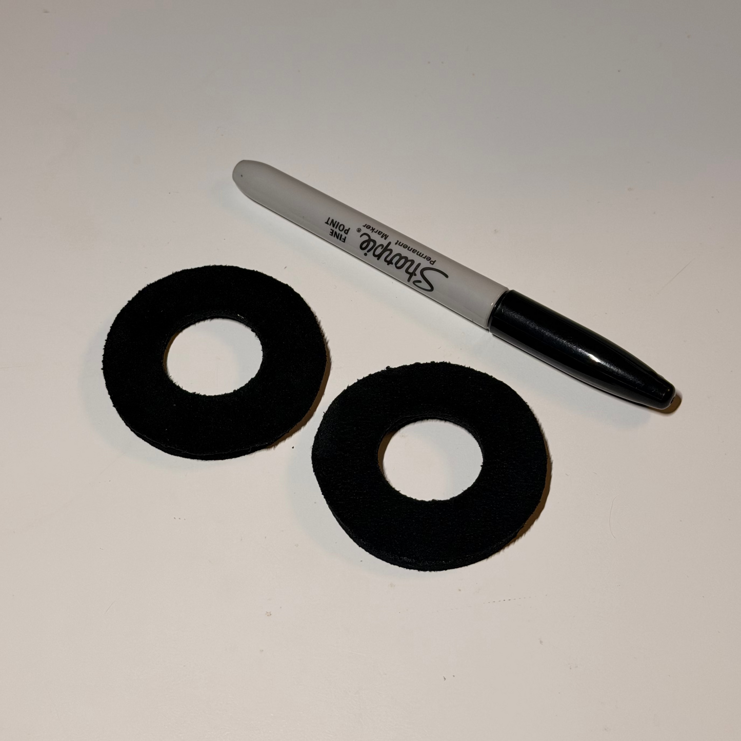 Precut suede grip donuts